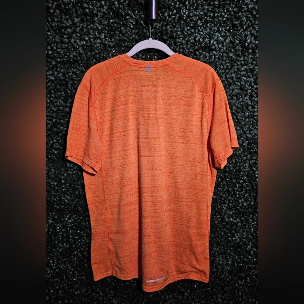 Nike Men's Vibrant Orange Short Sleeve Tee